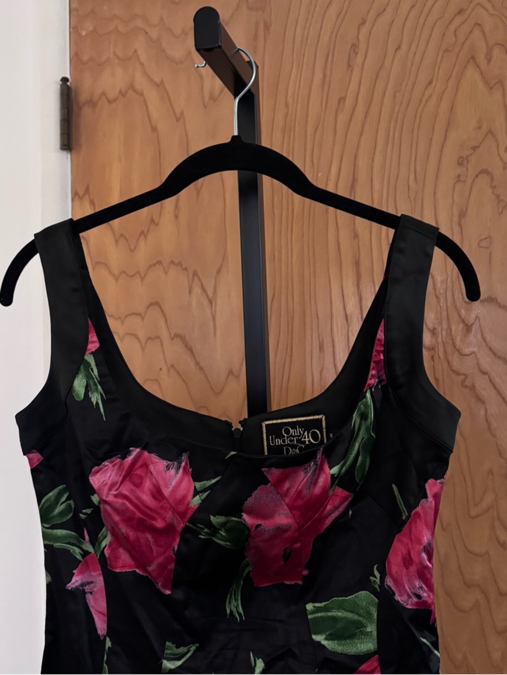 Only Under 40 Dolce & Gabbana Black Cocktail Dress with Pink Floral Print 40 - Picture 2 of 10